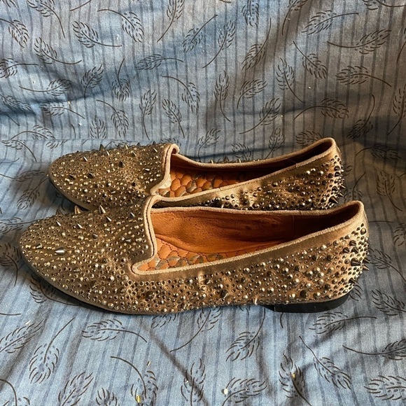 Sam Edelman Adena spiked flats. 6 - Picture 3 of 7